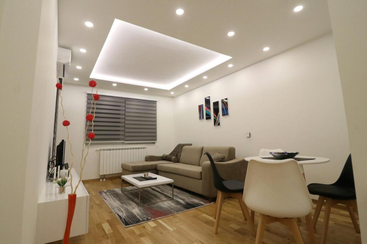 Tajriks Apartment